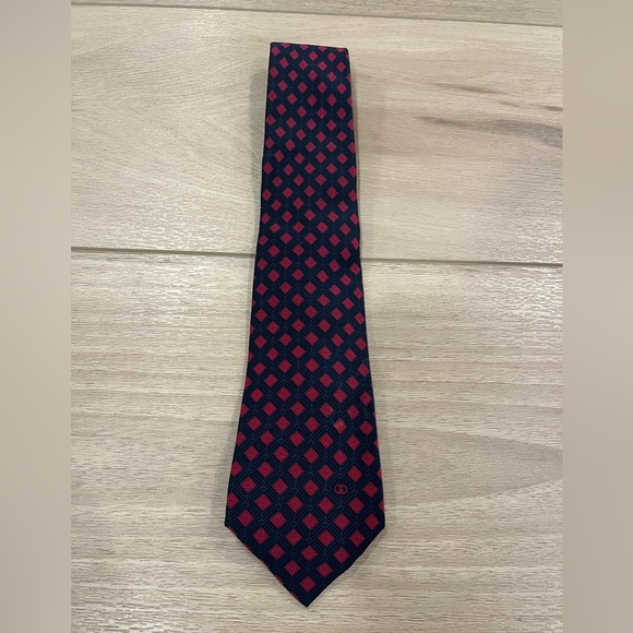 GORGEOUS Vintage Gucci GG Monogram Blue With Red Geometric Silk Tie Italy - Picture 2 of 7
